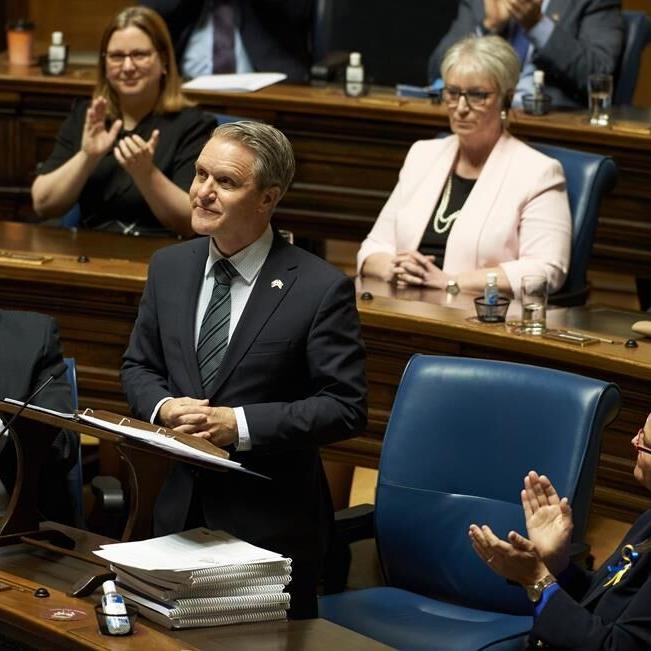 Manitoba government cuts Crown utility fees, could keep energy rates low